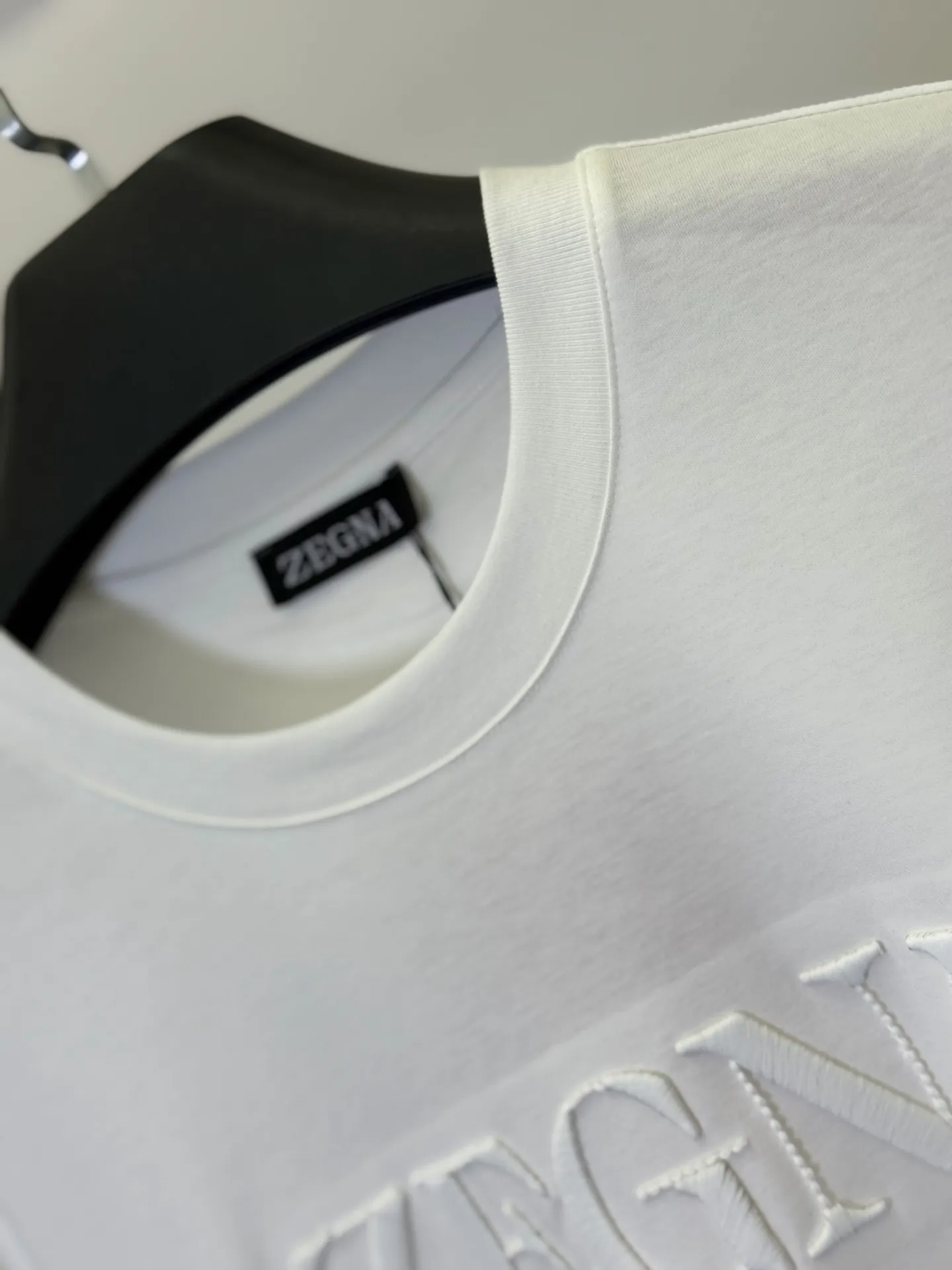 💋 ZEGNA White Logo T ， T 。 Logo， ， ， get 。 ， ， ， “ ”。 ， ， 、 hold ， T， 。 M-3XL
